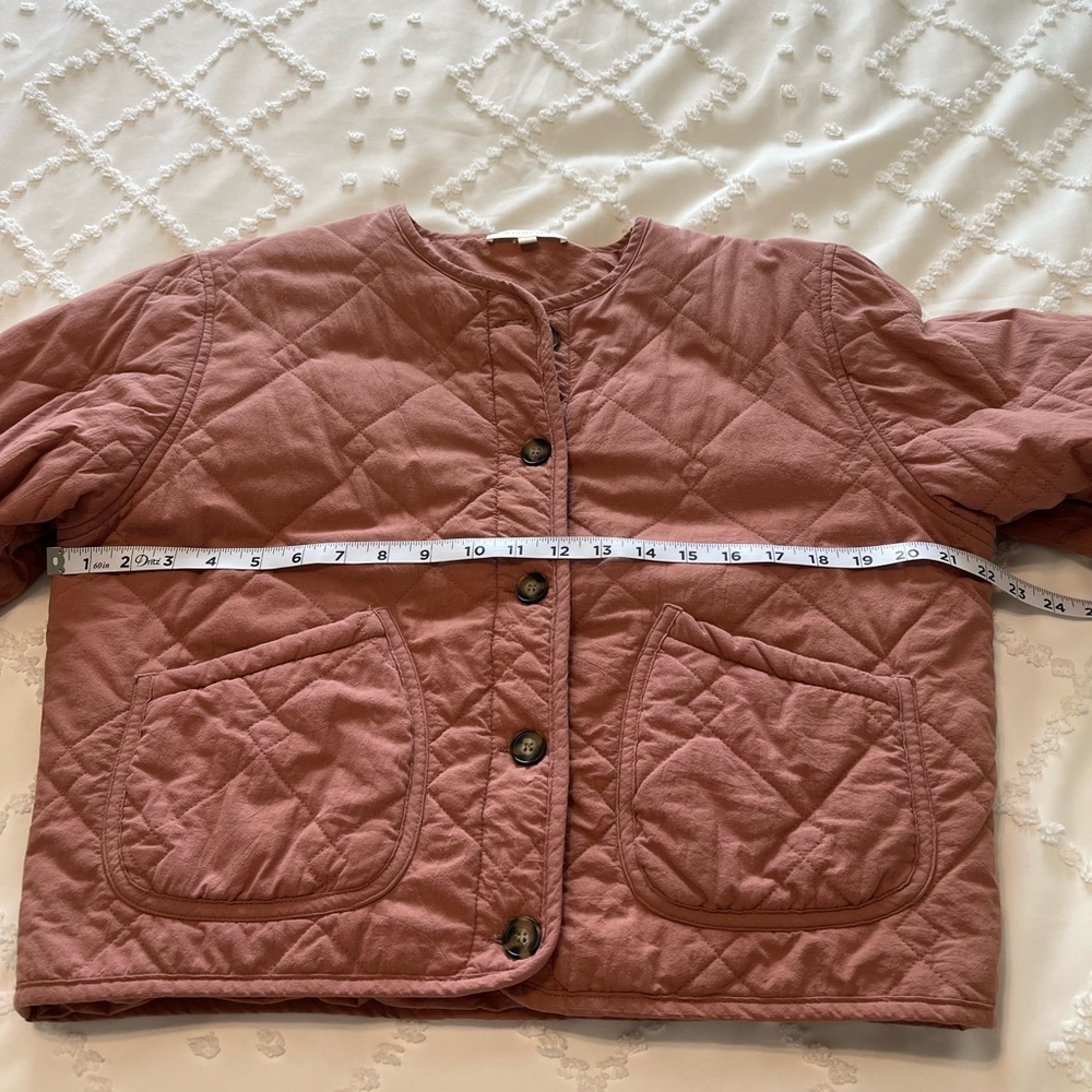 WISHLIST quilted puffy cropped jacket. 100%
Cotton fully lined Size M/L ADORABLE - Picture 8 of 10
